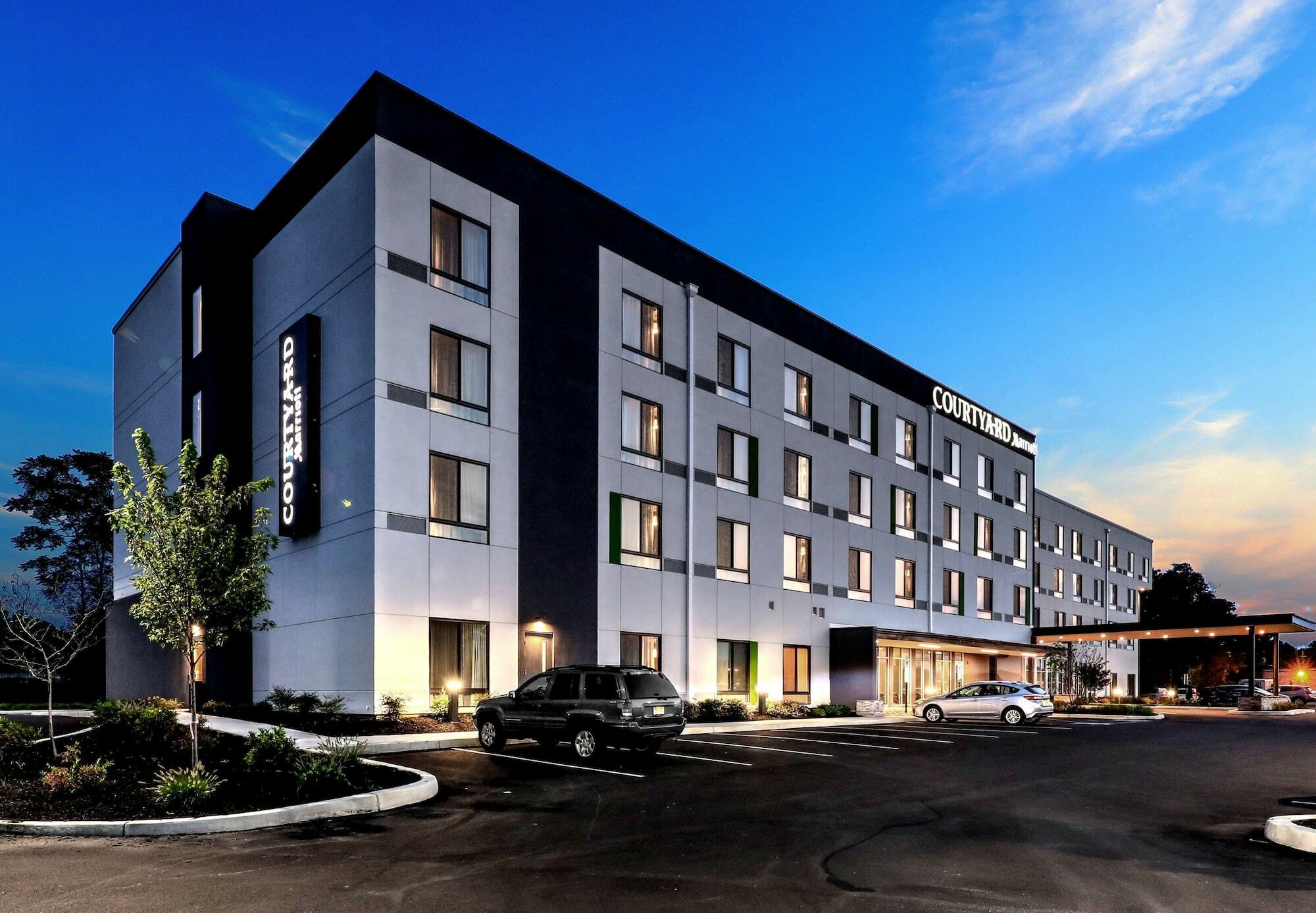 Courtyard By Marriott Deptford Hotel Almonesson Exterior photo